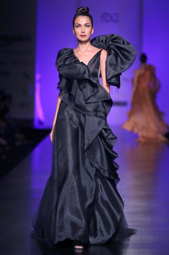 Plunge Neck Slim Gown With Trailing Tulle And Big Flower Detailing Black / UK-10 Plunge Neck Slim Gown With Trailing Tulle And Big Flower Detailing Black / UK-10