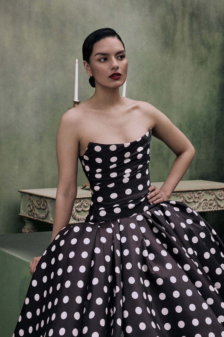 STRAPLESS GOWN WITH BALLOON HEM