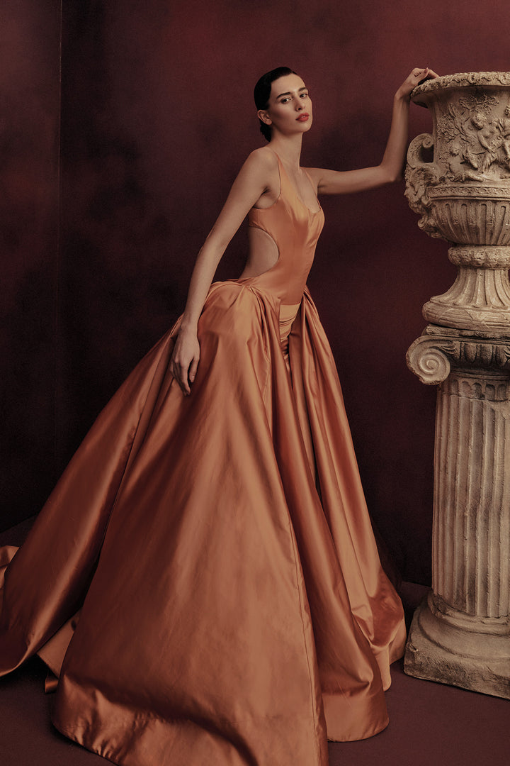 STRUCTURED COLUMN GOWN