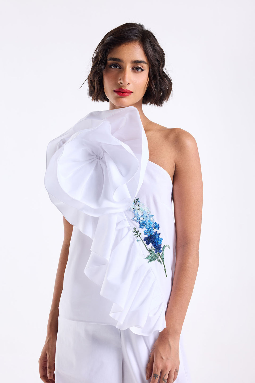 ONE SHOULDER RUFFLE TOP WITH STRAIGHT FIT PANT