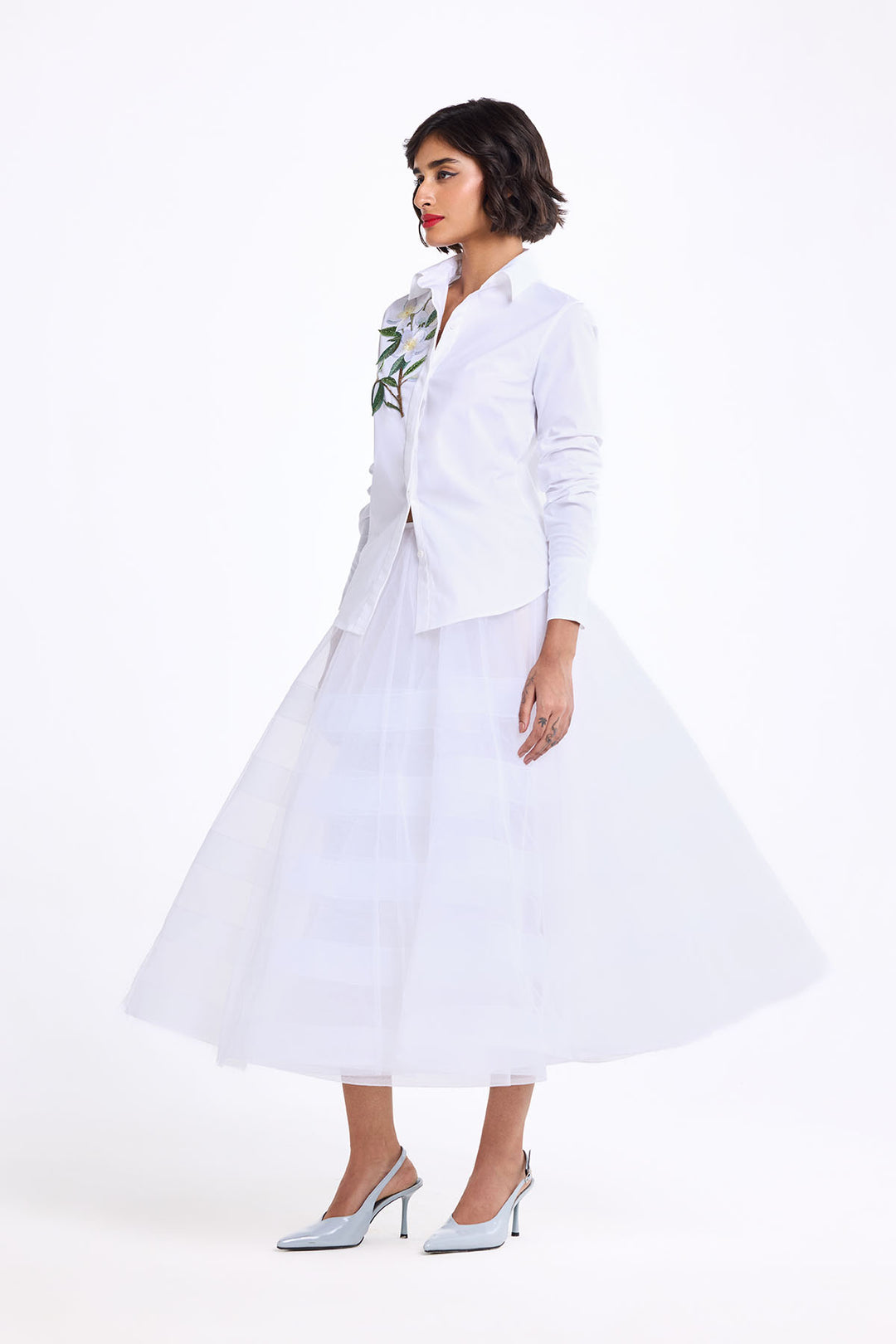 FITTED EMBROIDERED SHIRT