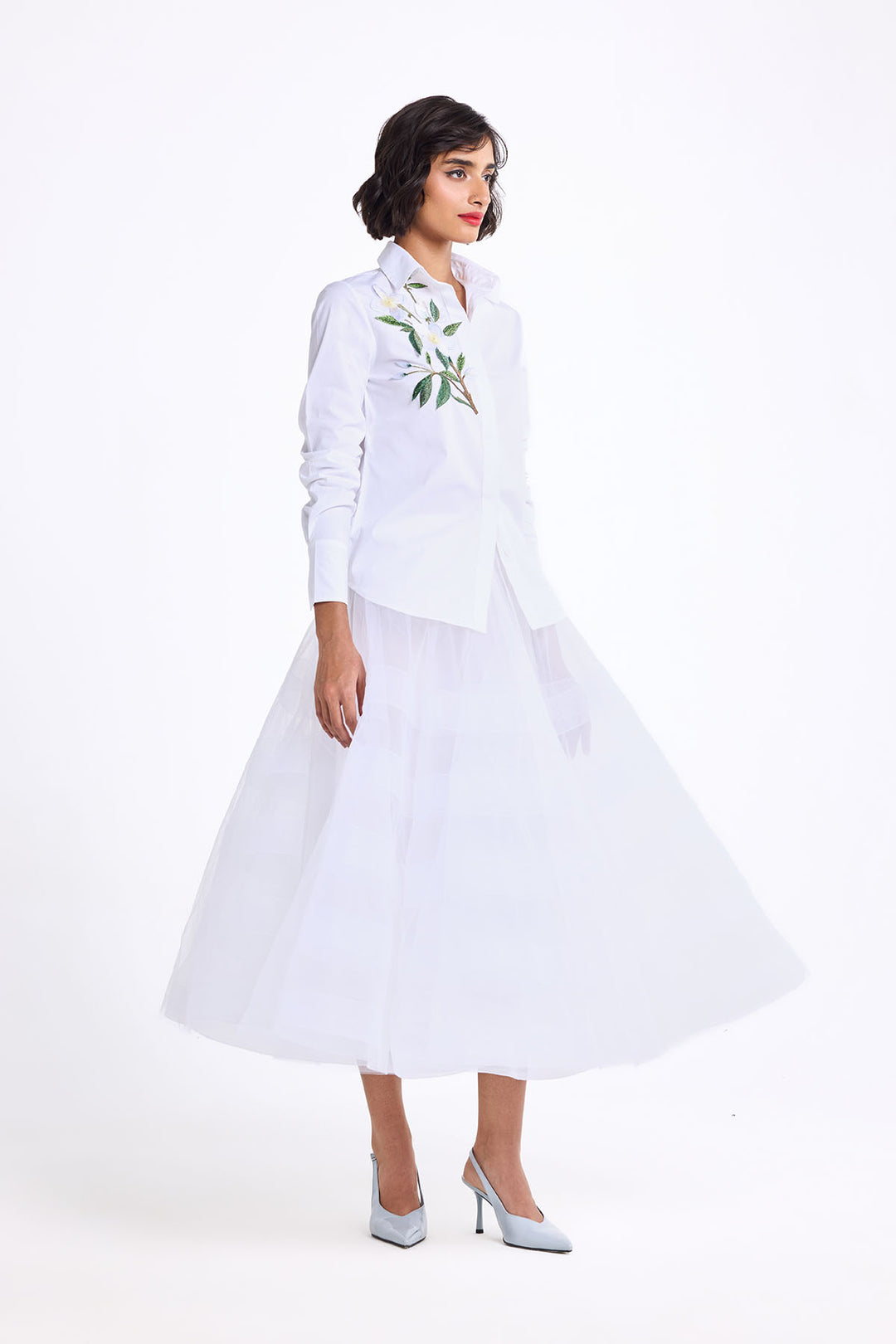 FITTED EMBROIDERED SHIRT