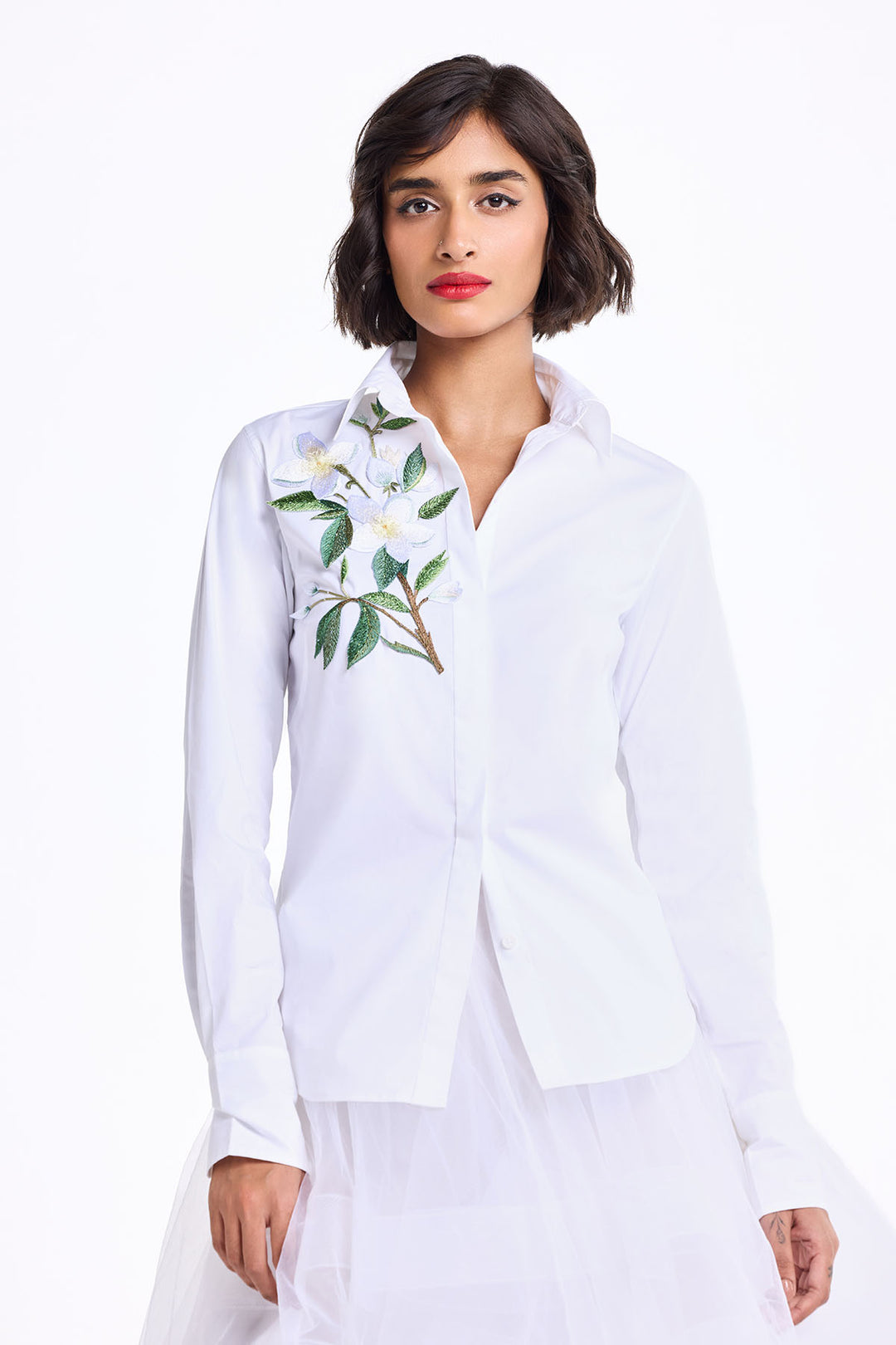 FITTED EMBROIDERED SHIRT