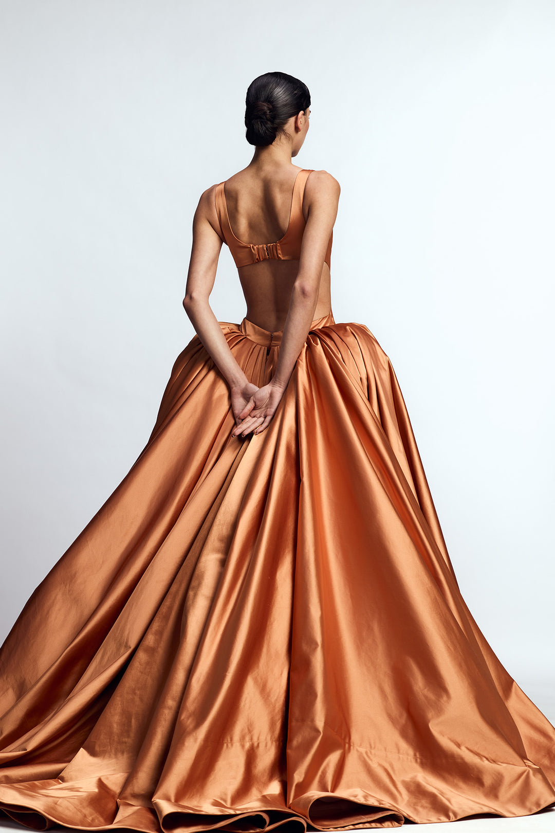 STRUCTURED COLUMN GOWN