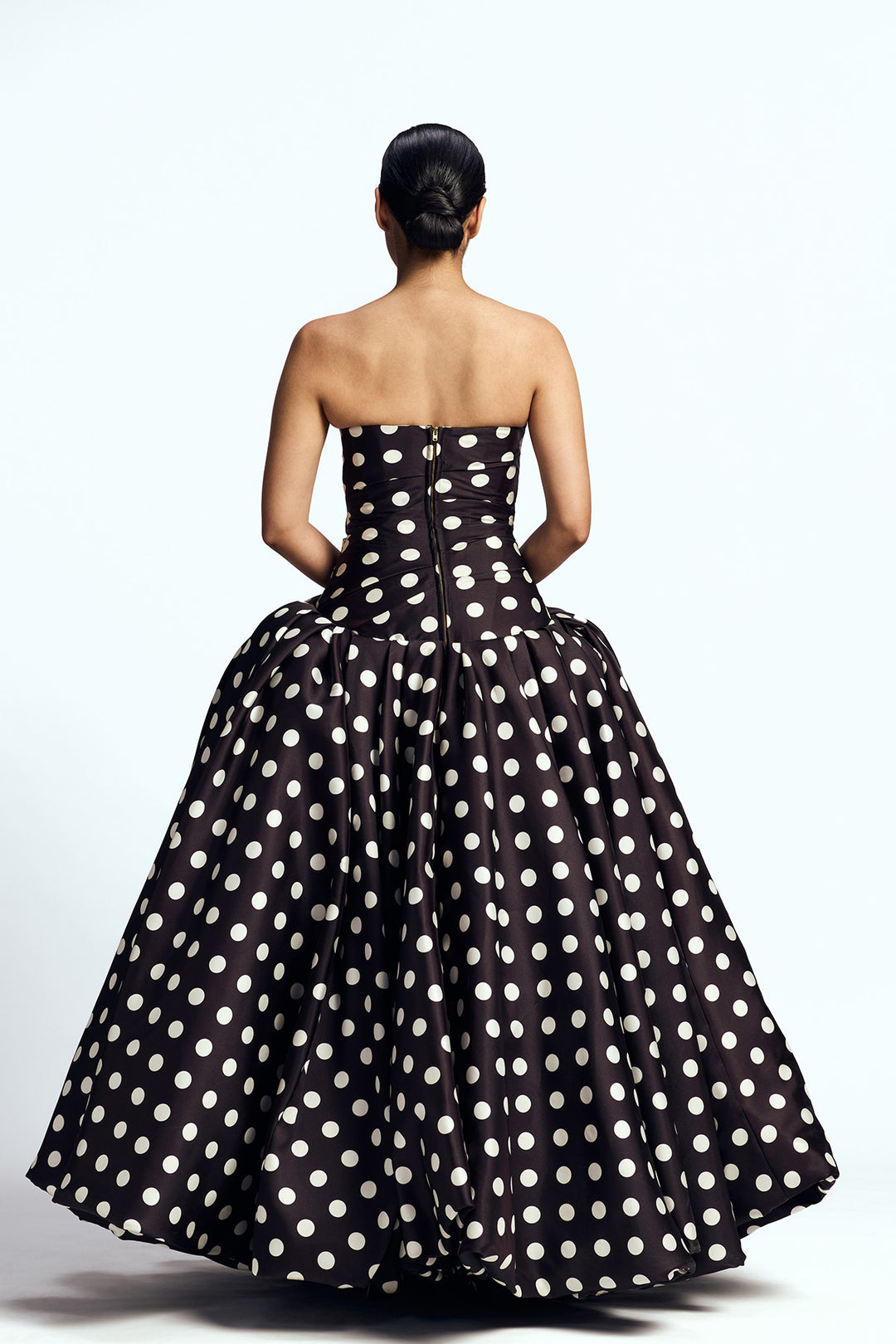 STRAPLESS GOWN WITH BALLOON HEM