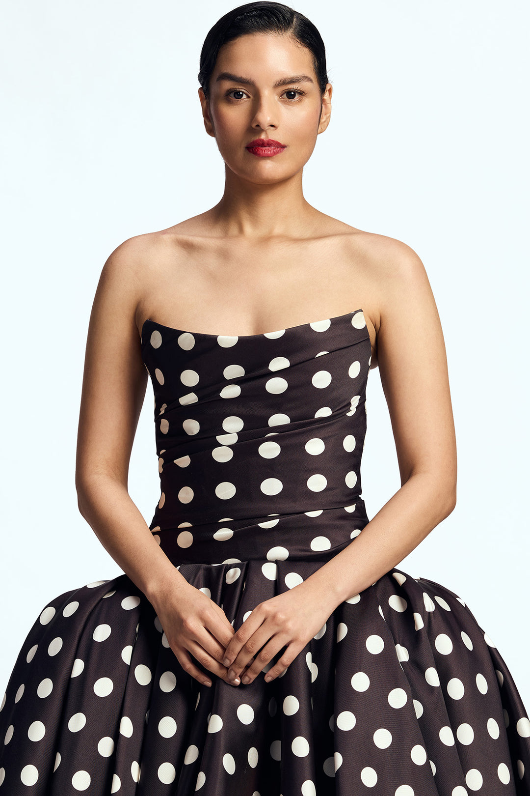 STRAPLESS GOWN WITH BALLOON HEM